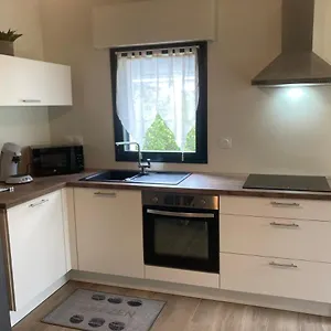  Hébergement de vacances Petite Maison Ensoleillee A 10 Minutes Du Port De