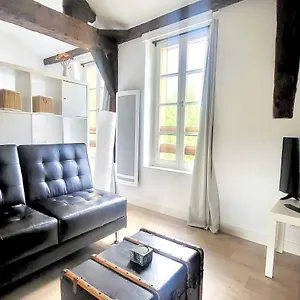  Appartement Studio De Caractere Du Centre Historique De