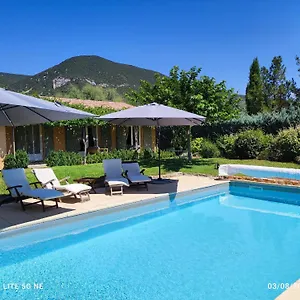 3 étoiles , Les 4 Saisons Du Colorado Provençal - Hébergement de vacances Rustrel
